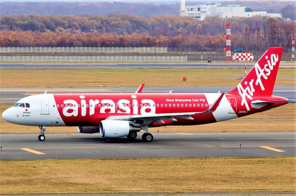 1084px-armada_utama_airasia_japan.jpg