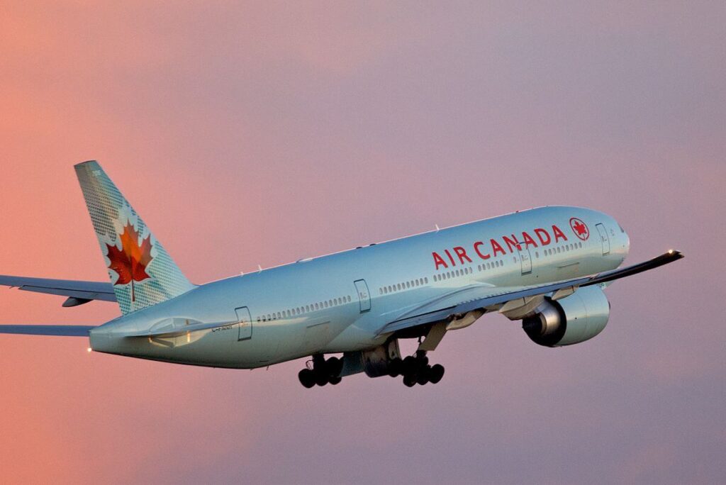 1200px-air_canada_boeing_777-200lr_toronto_takeoff.jpg