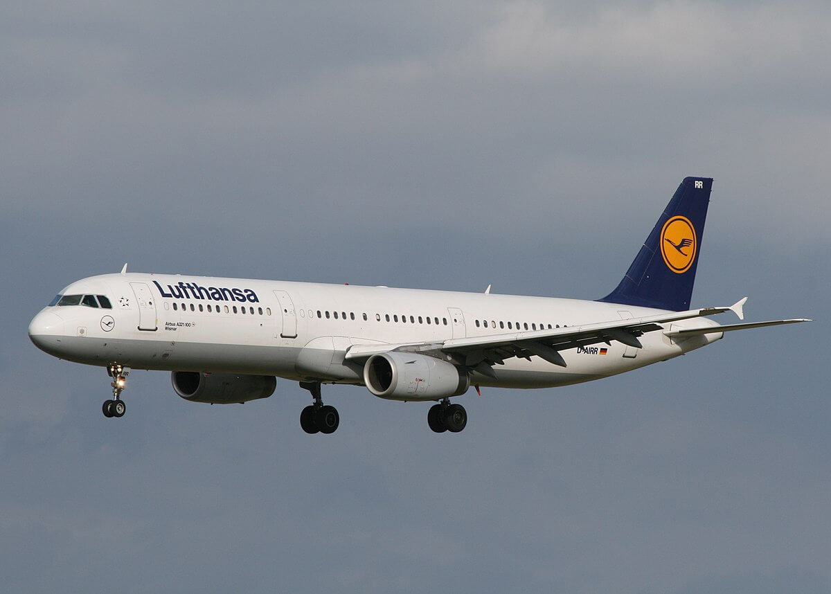 1200px-airbus_a321_lufthansa_2339078824.jpg
