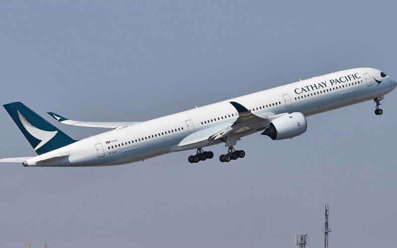 1200px-airbus_a350-1041_b-lxa_cathay_pacific1.jpg