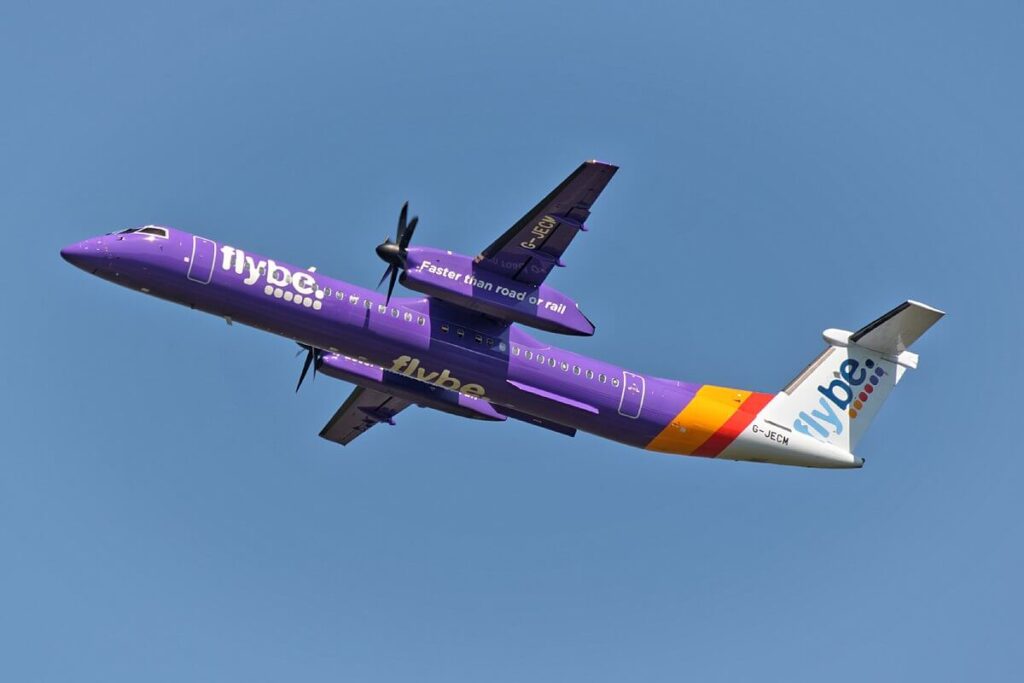 1200px-g-jecm_bombardier_dash_8_q400_flybe_28422621998.jpg