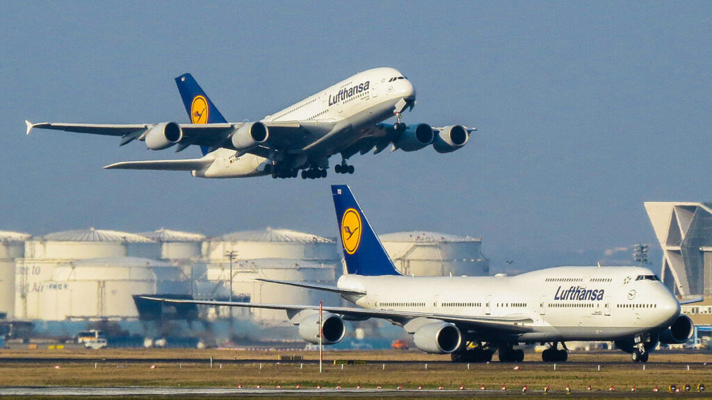 1200px lufthansa airbus a380 and boeing 747 16431502906jpg 1200px-lufthansa_airbus_a380_and_boeing_747_16431502906.jpg
