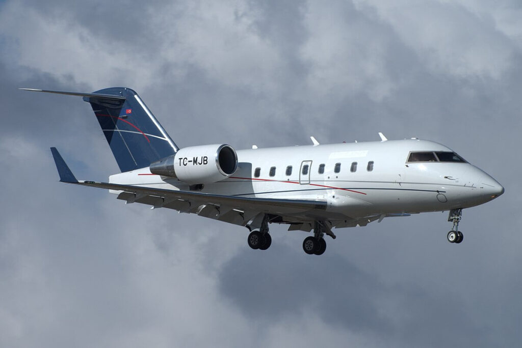 1200px-tc-mjb_bombardier_cl-600-2b16_challenger_604_cl60_mng_-_jet_havacilik_16185835773.jpg