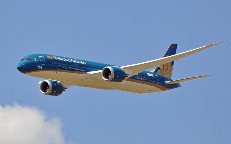 1280px-vietnam_airlines_boeing_787-9_vn-a861-2.jpg