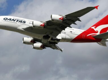 16._qantas_a380.jpg