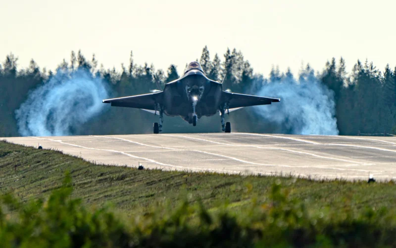 US Air Force F 35s make historic landing on Finland highway