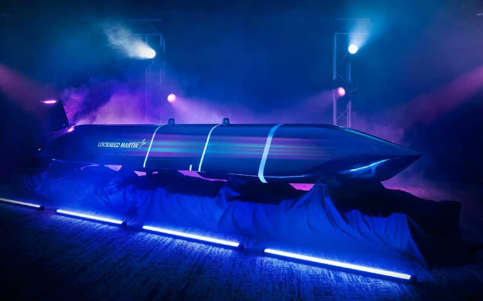 Lockheed unveils new AGM-158 eXtreme range missile: video