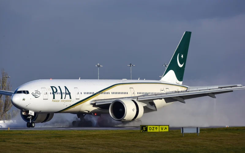 PIA Boeing 777