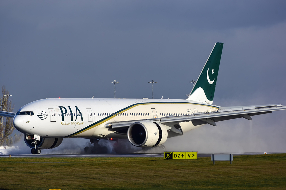 PIA Boeing 777