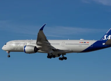 Scandinavian Airlines A350 suffers lightning strike departing from