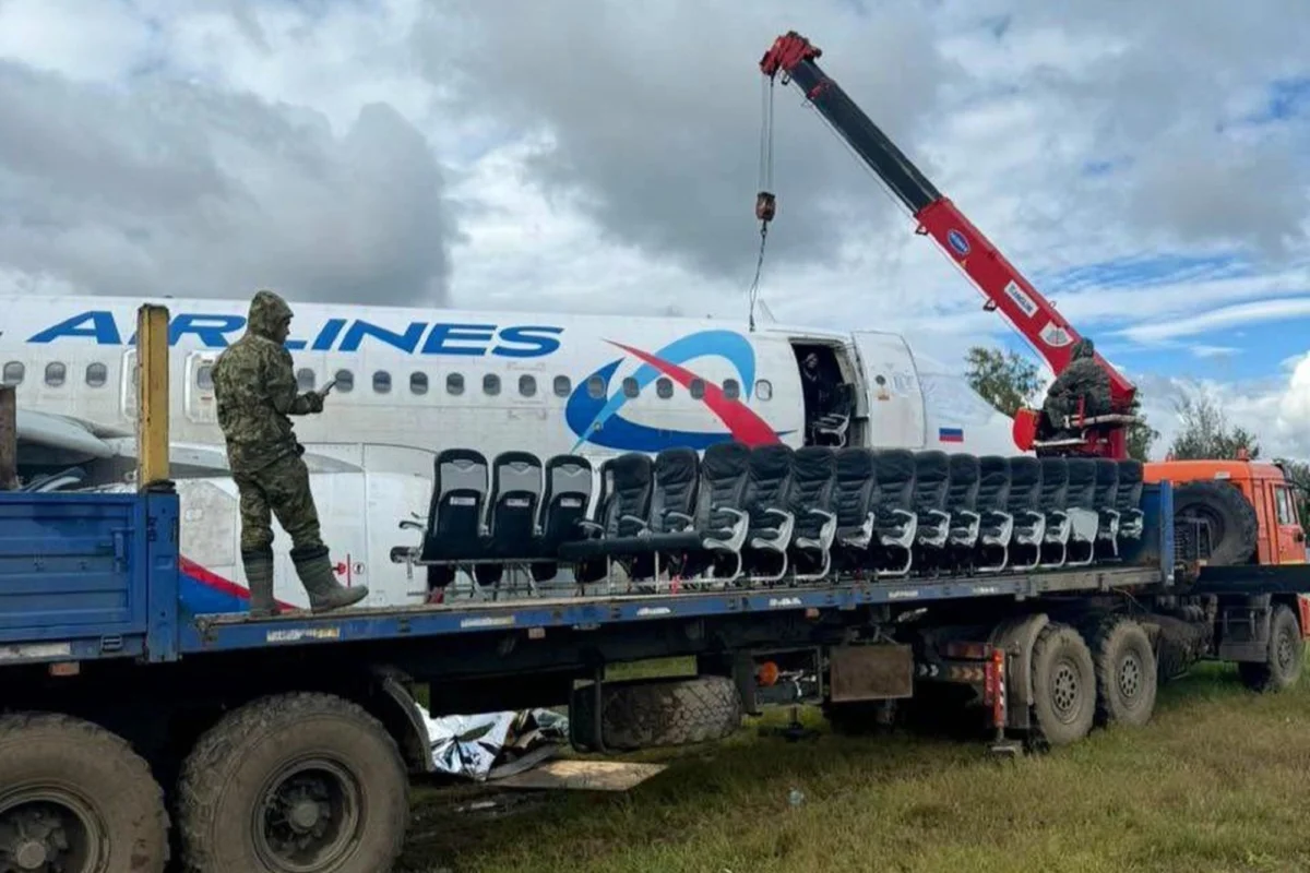 Ural Airlines Airbus A320 dismantle Ural Airlines Airbus A320 dismantle