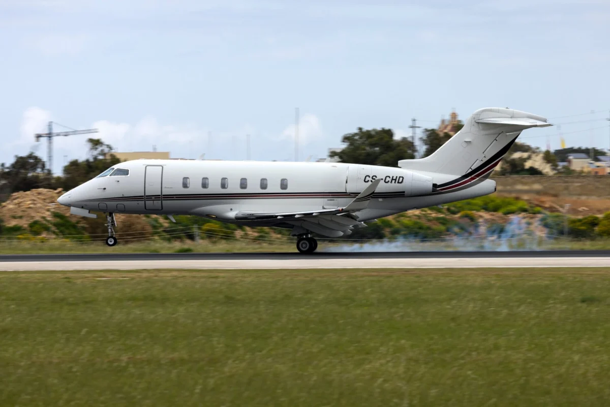 Bombardier Challenger 350 Biggin Hill Bombardier Challenger 350 Biggin Hill