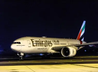 Emirates flight EK440 operated by Boeing 777-200lr landing in Adelaide