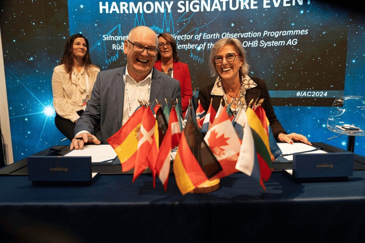 Contract signature event at the IAC in Milan Contract signature event at the IAC in Milan