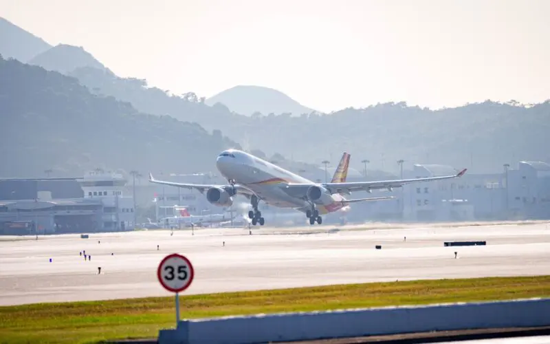 Hong Kong Airport runway