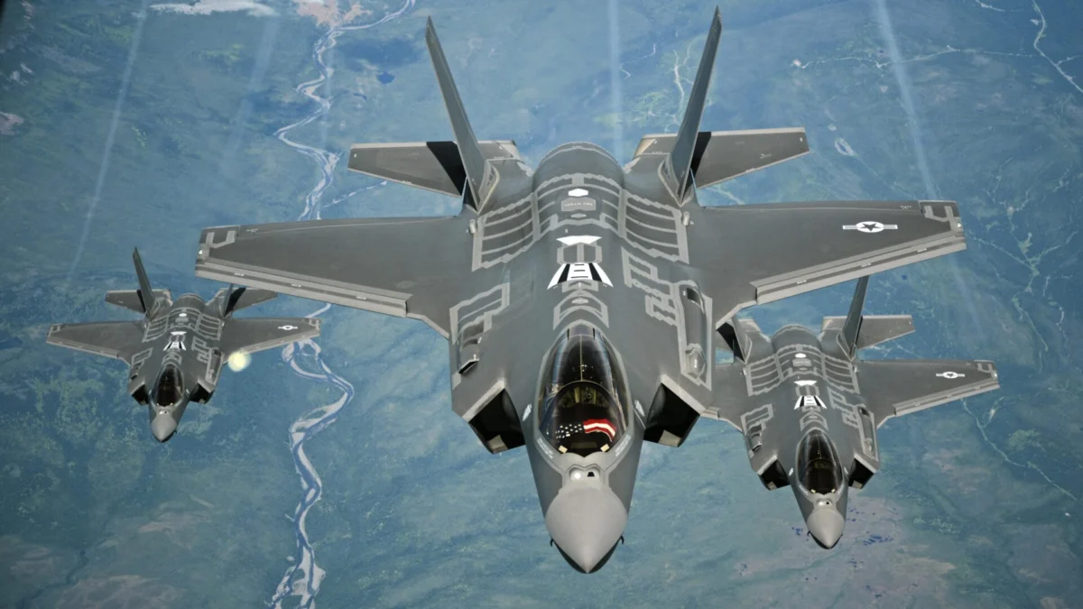 70 ARS Refuels F 35As 70 ARS Refuels F-35As