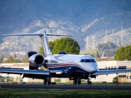 Bombardier Global 7500 landing at Van Nuys