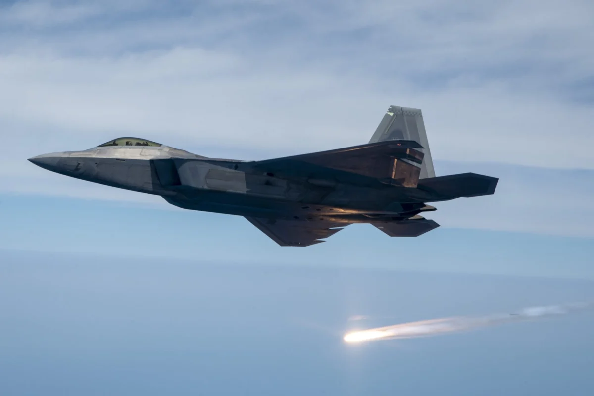 A US Air Force F 22 Raptor dropping a flare A U.S. Air Force F-22 Raptor dropping a flare