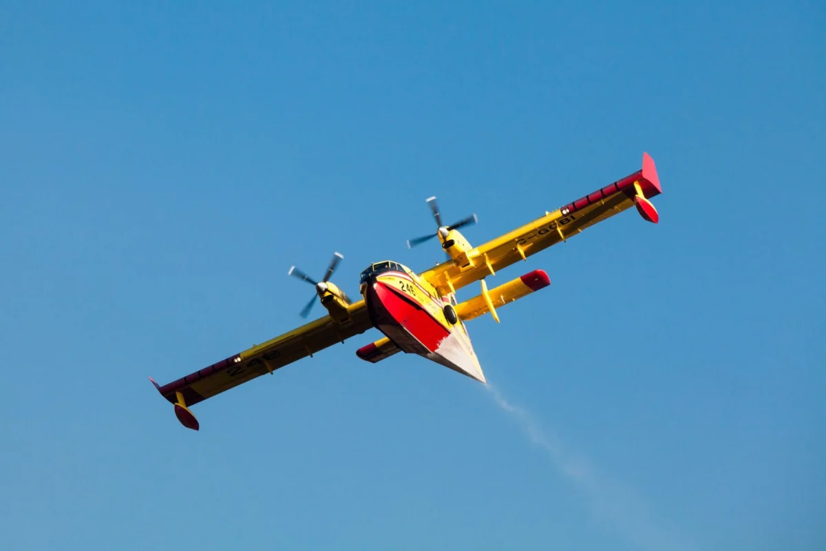 Bombardier CL 415 Super Scooper Bombardier CL 415 Super Scooper