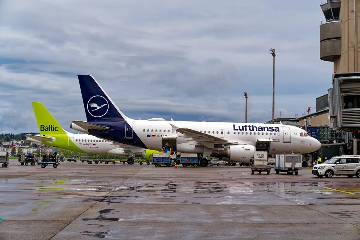 Lufthansa airBaltic Lufthansa airBaltic