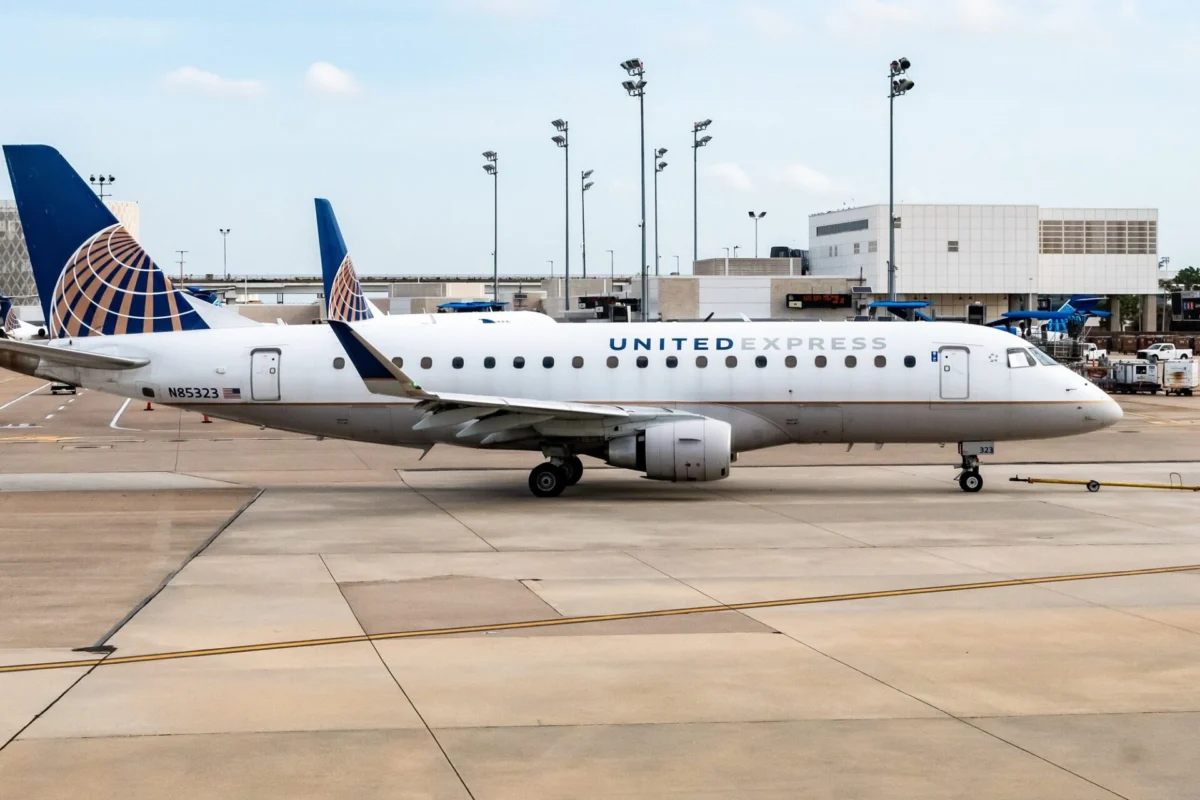 United Express Mesa Airlines United Express Mesa Airlines