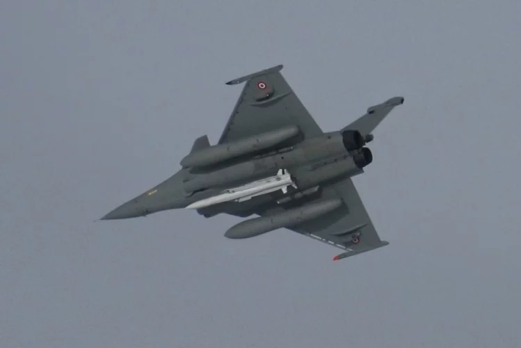 French Rafale fighter jet carrying an ASMPA standoff nuclear missile