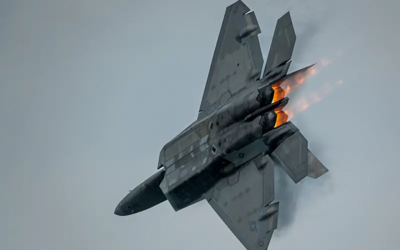 Lockheed Martin F 22 Raptor in flight