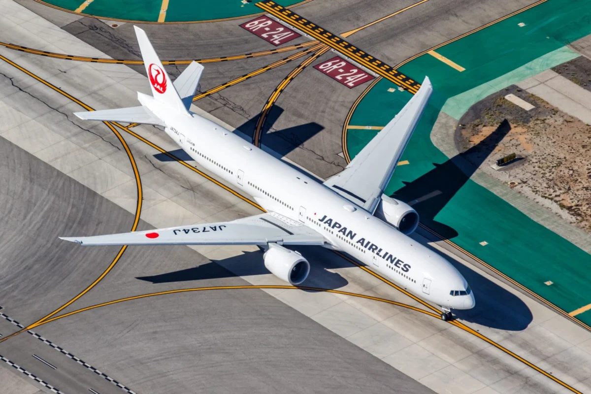 JAL Group changes board exec members