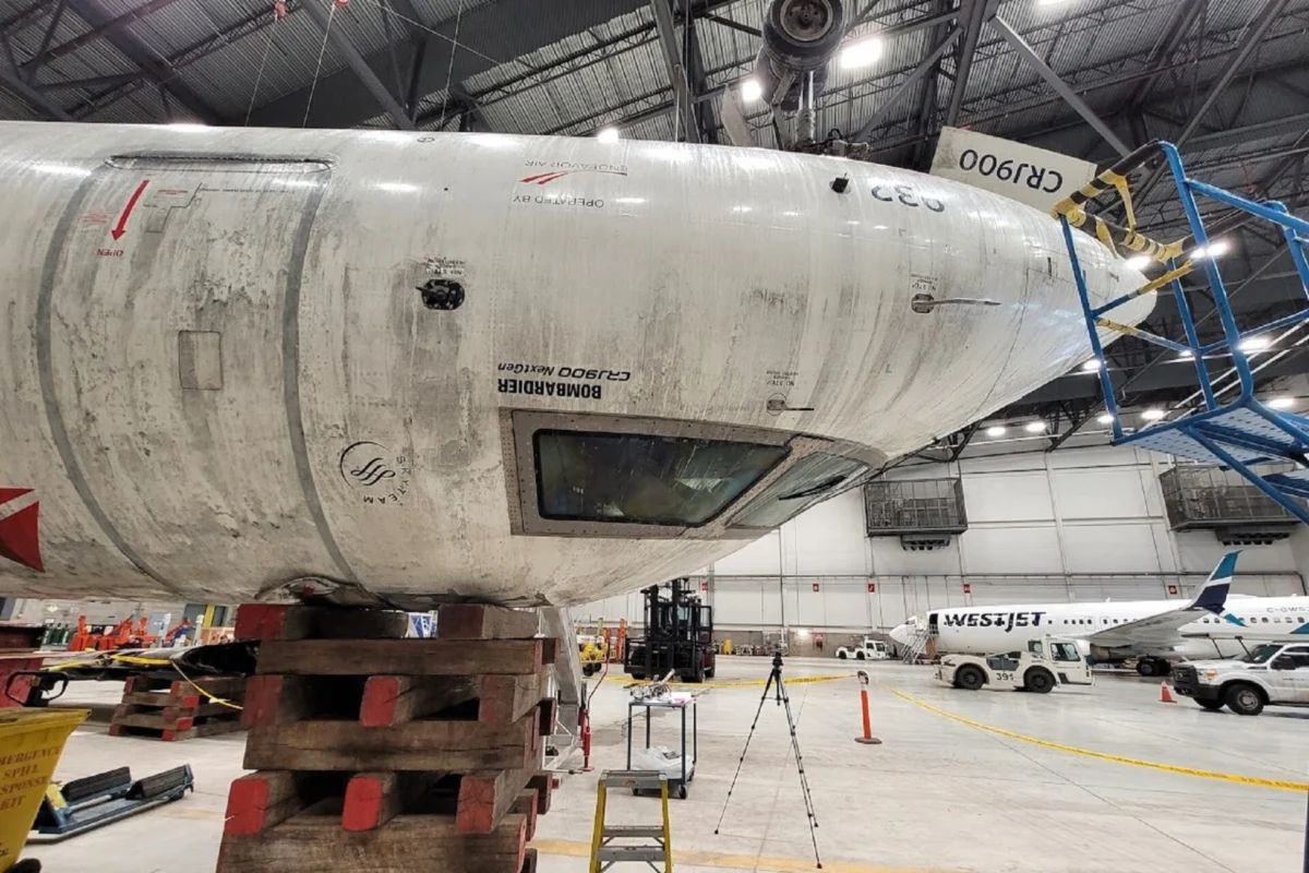 Endeavor Air Delta Connection crash toronto preliminary report TSB