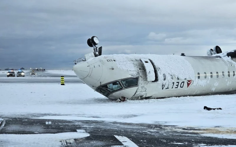 Endeavor Air Delta Connection crash toronto preliminary report TSB