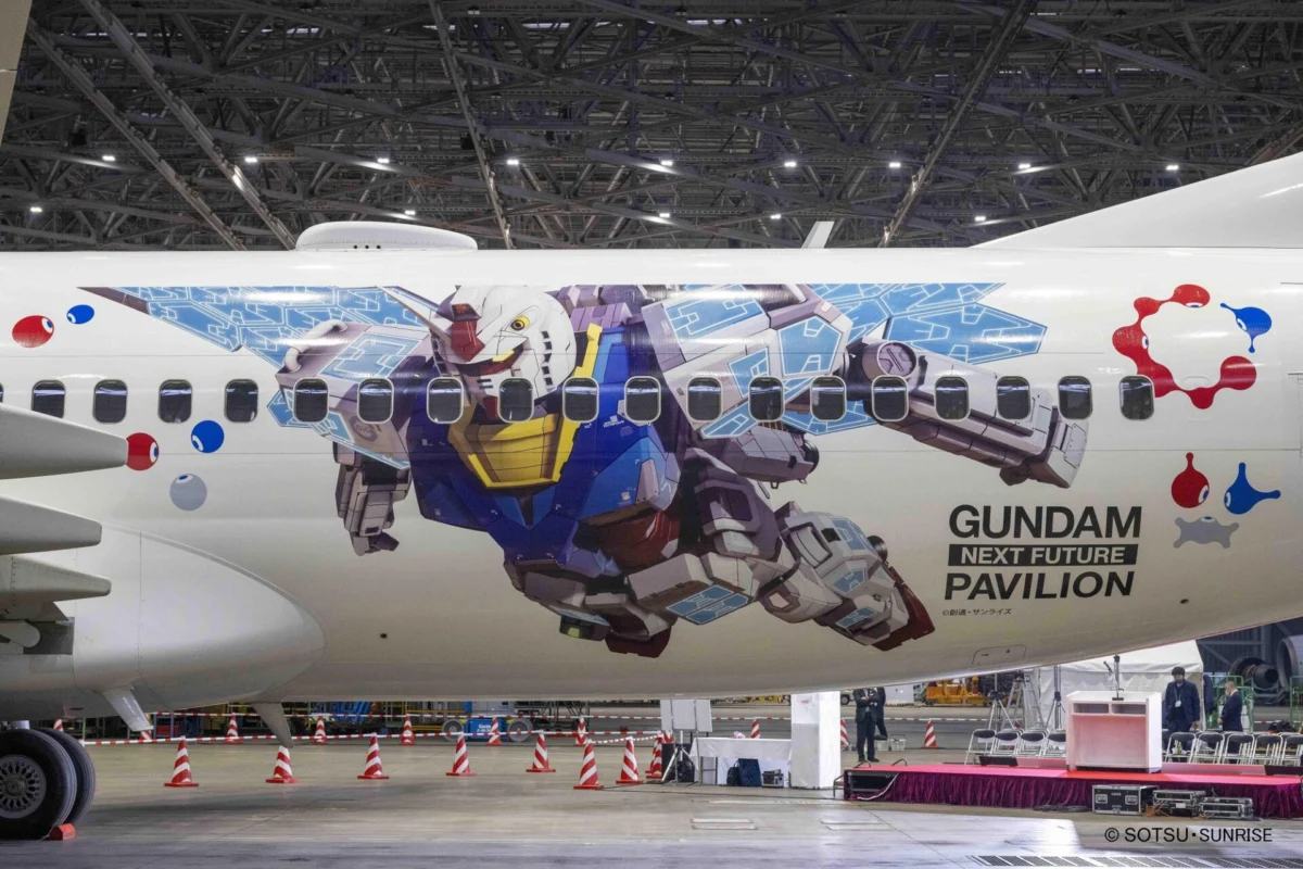 Phoenix JAL B737-846ガンダム Expo 2025 1:400 Japan-Airlines-Boeing-737-800-