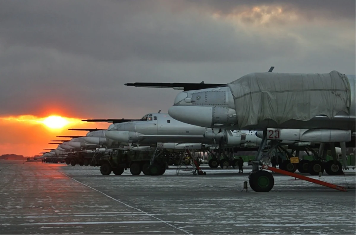 Lineup of Tu 95 at Engels Air Base Lineup of Tu-95 at Engels Air Base
