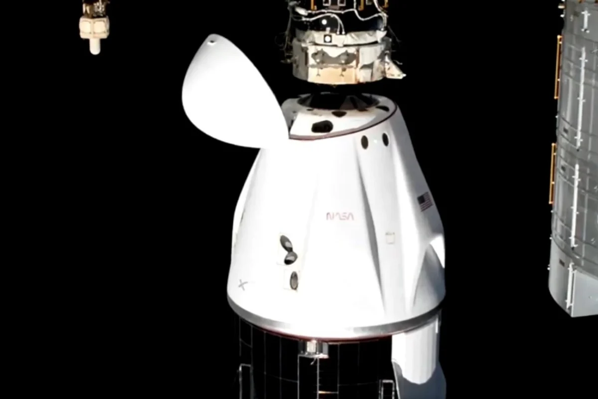 NASA astronauts SpaceX Dragon NASA astronauts SpaceX Dragon