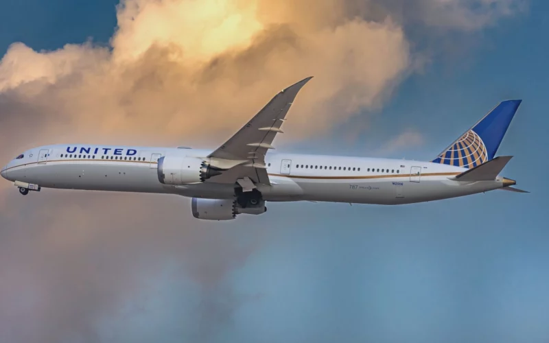 United B787