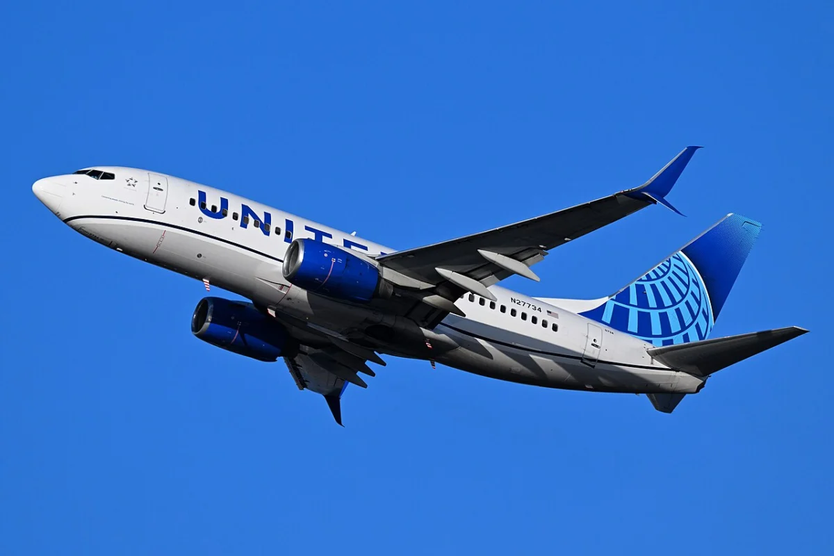 United 737 United