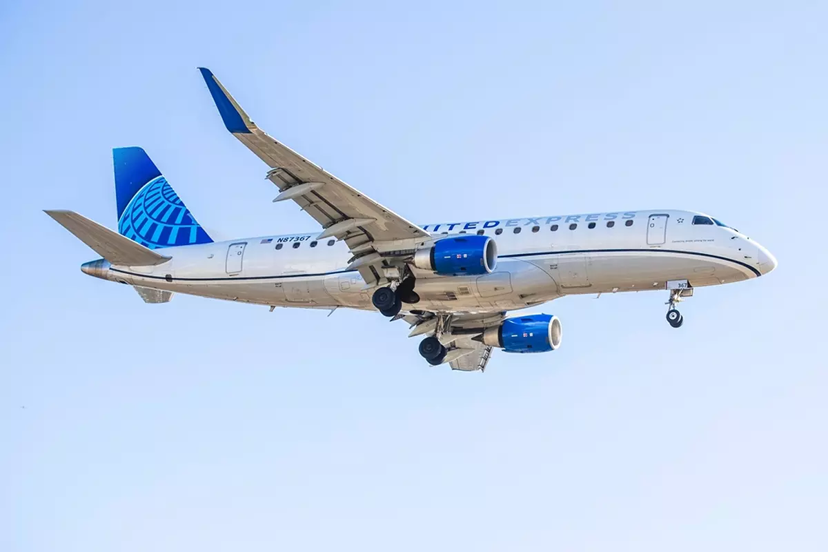 United E175 United E175