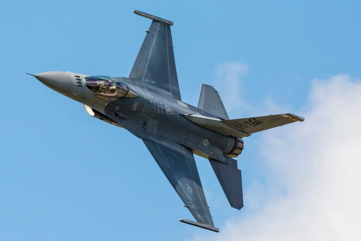 United States Air Force F 16 Fighting Falcon United States Air Force F 16 Fighting Falcon