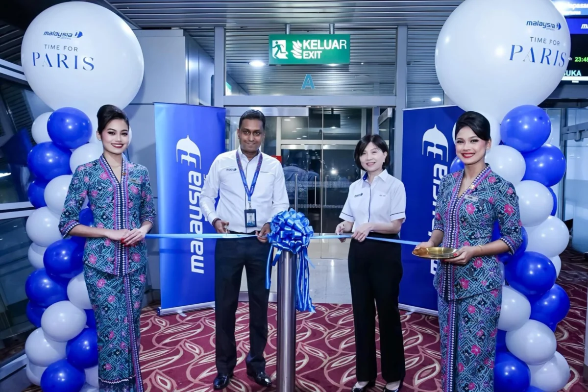 Malaysia Airlines returns to Paris