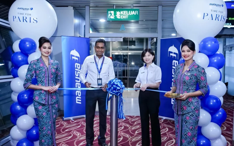 Malaysia Airlines returns to Paris