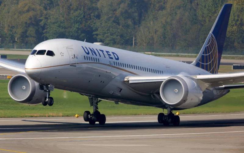 United Airlines Boeing 787 8