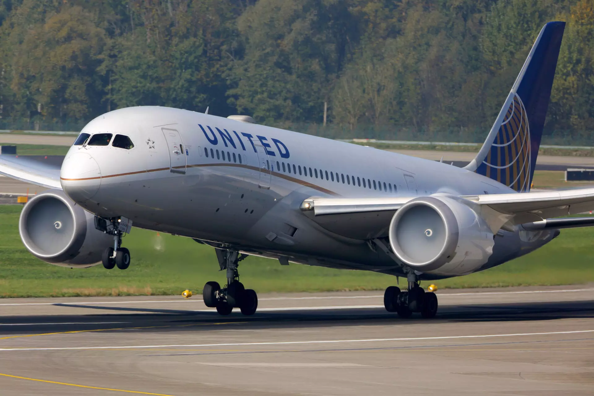 United Airlines Boeing 787 8