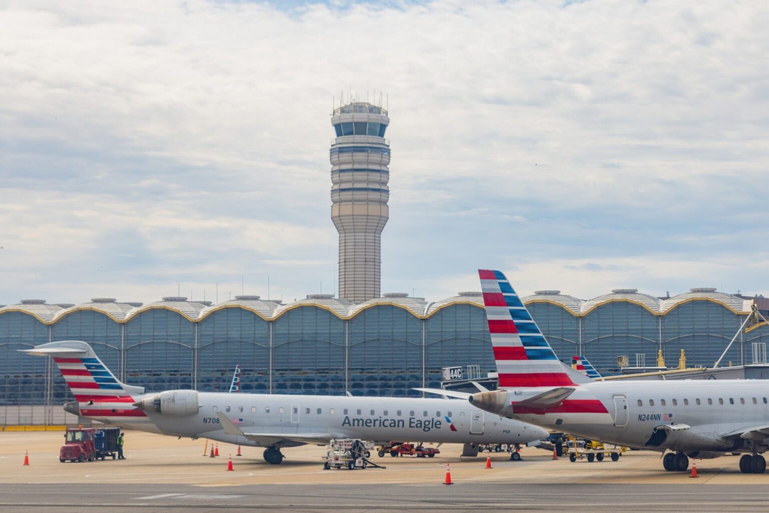 US lawmakers urge FAA to pause AI air traffic tool