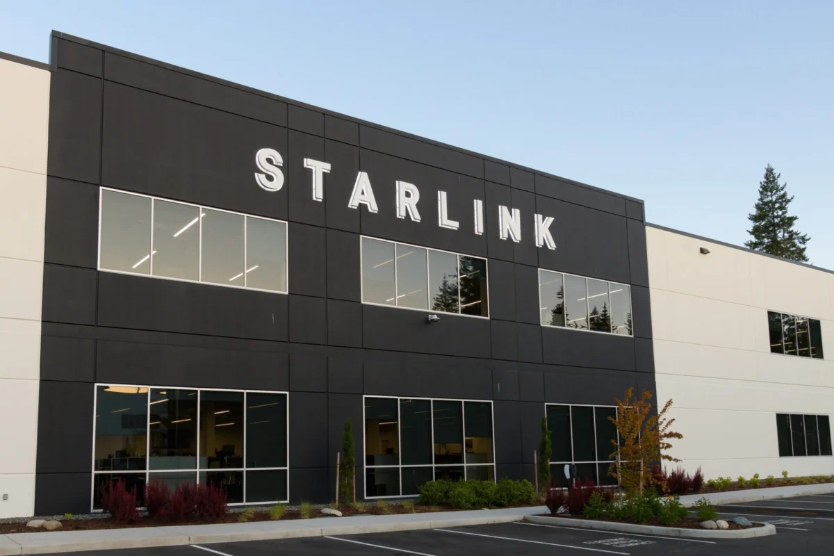 Starlink building Starlink building
