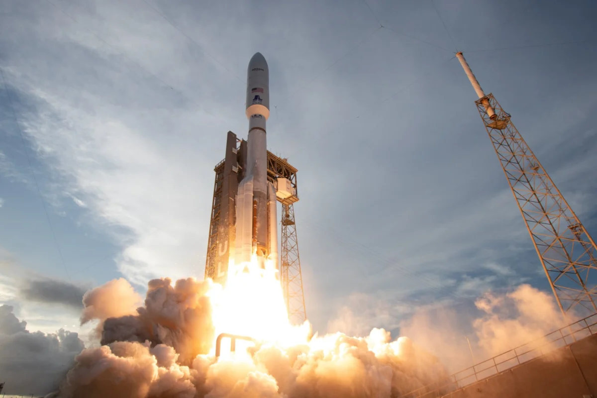 Amazon Kuiper satellites ULA Atlas rocket Amazon Kuiper satellites ULA Atlas rocket