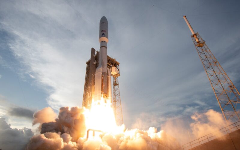 Amazon Kuiper satellites ULA Atlas rocket