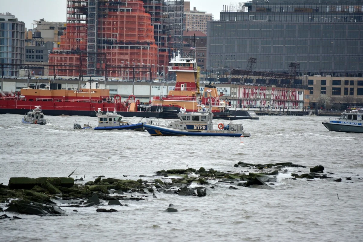 Helicopter crash on the Hudson River Helicopter crash on the Hudson River