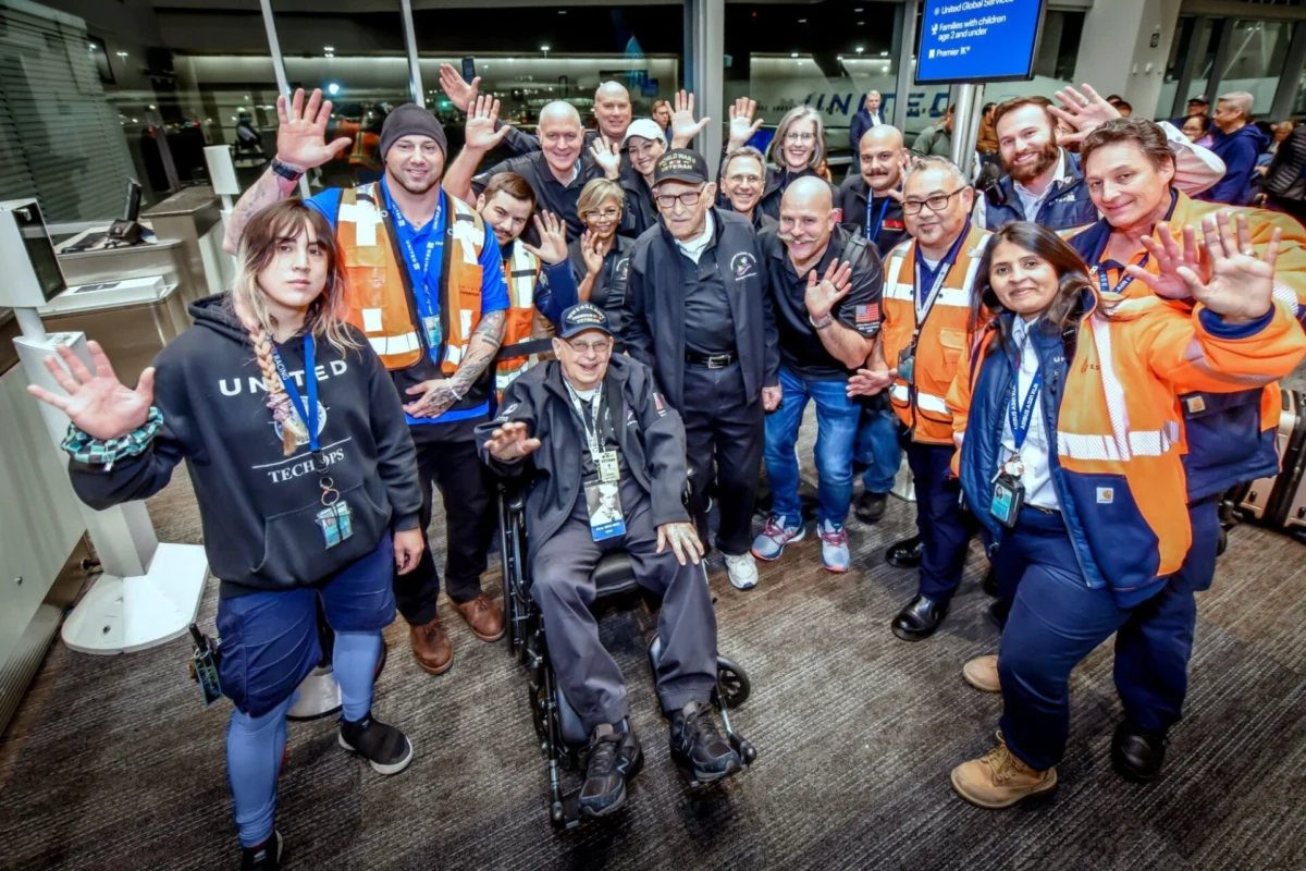 United flies WWII veterans to the Philippines United flies WWII veterans to the Philippines