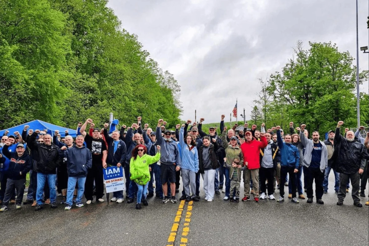 Pratt Whitney striking machinists Pratt & Whitney striking machinists