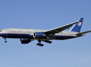 First B777-200 United Airlines