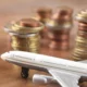 Pilots,Strike,Collective,Agreement,Airplane,With,Money